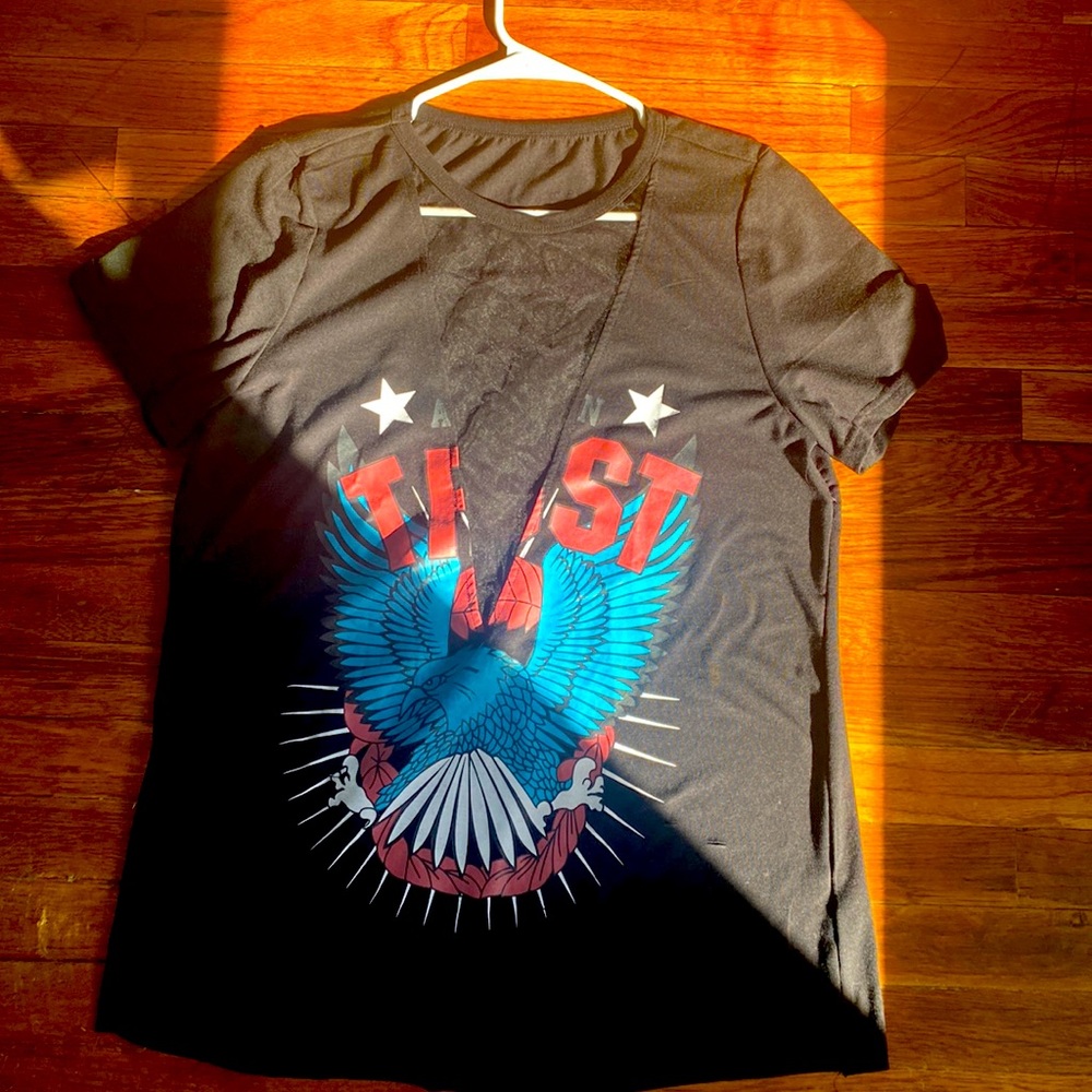 Beautiful shirt with sheer v in the middle